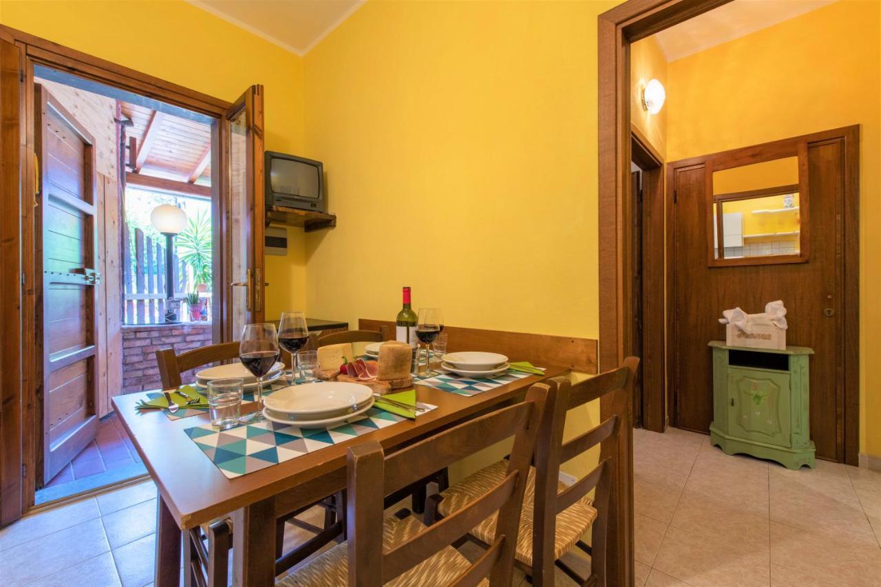 Hostly - Country House Donoratico - Only For Families Екстер'єр фото