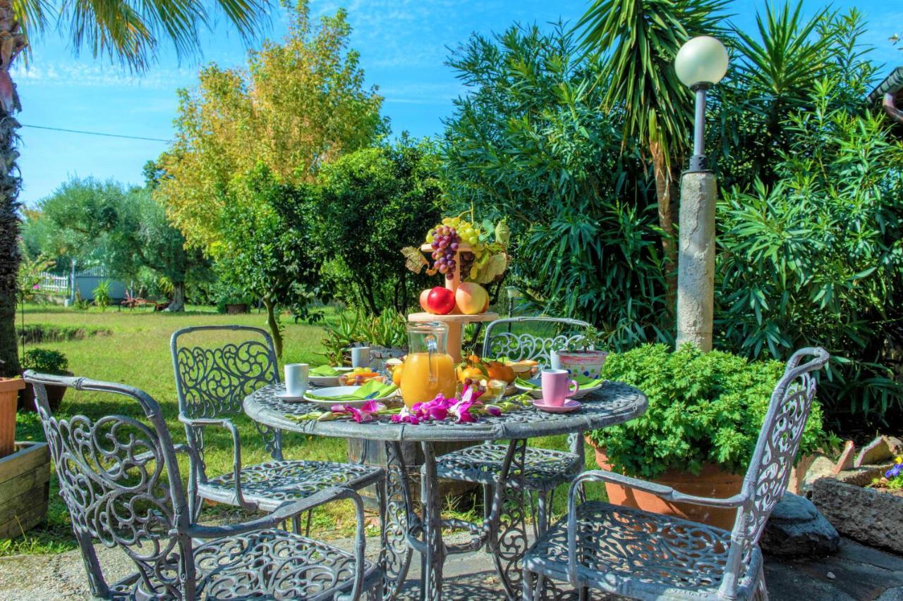 Hostly - Country House Donoratico - Only For Families Екстер'єр фото