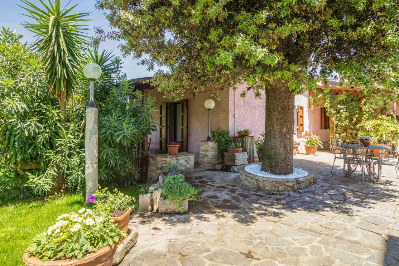 Hostly - Country House Donoratico - Only For Families Екстер'єр фото