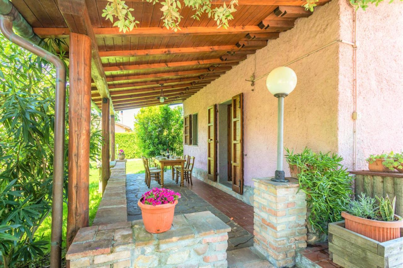 Hostly - Country House Donoratico - Only For Families Екстер'єр фото